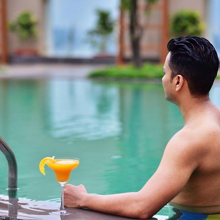 Отель Fairfield By Marriott Bengaluru Rajajinagar Экстерьер фото