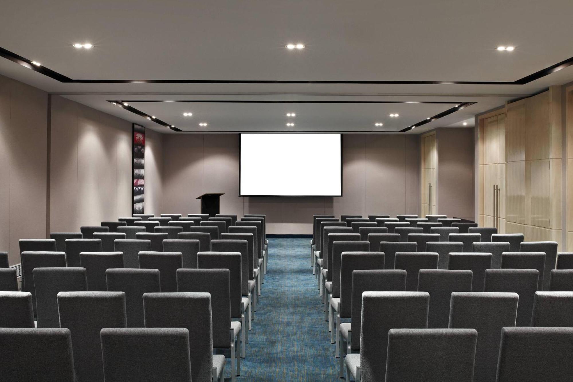 Отель Fairfield By Marriott Bengaluru Rajajinagar Экстерьер фото