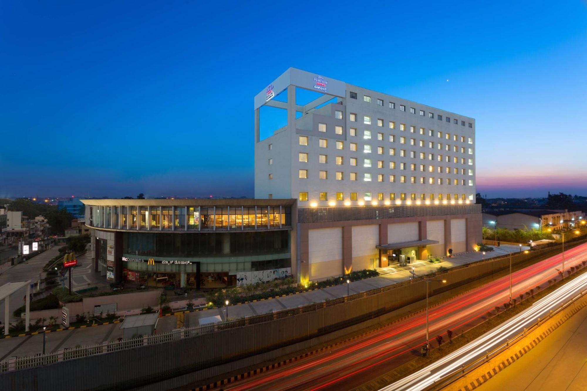 Отель Fairfield By Marriott Bengaluru Rajajinagar Экстерьер фото
